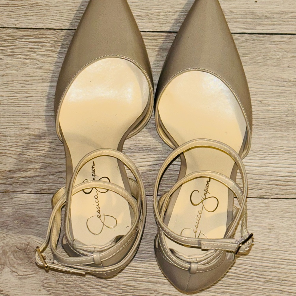 Jessica Simpson Women's Tan Heels